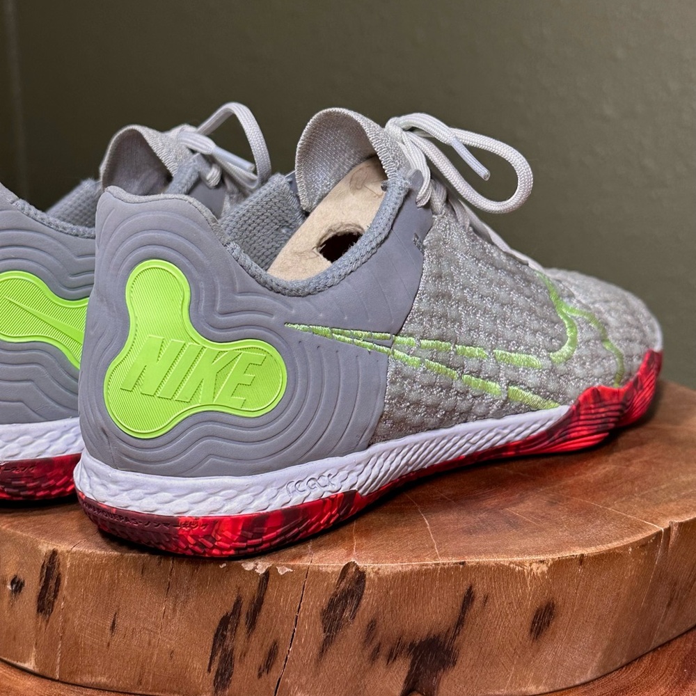 Nike React Gato IC (Unisex) Indoor Soccer Shoes - Picture 5 of 13